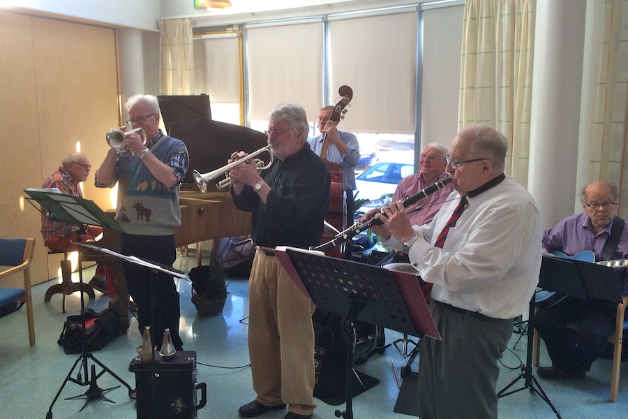 Swingit hos Olars pensionärer